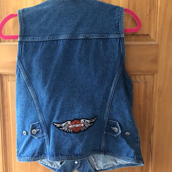 Vest - Picture 3 of 3